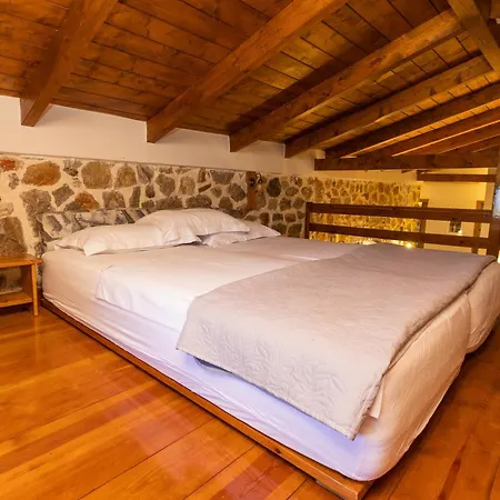 בית נופש Cheerful 3 Bedroom With Indoor Fireplace *