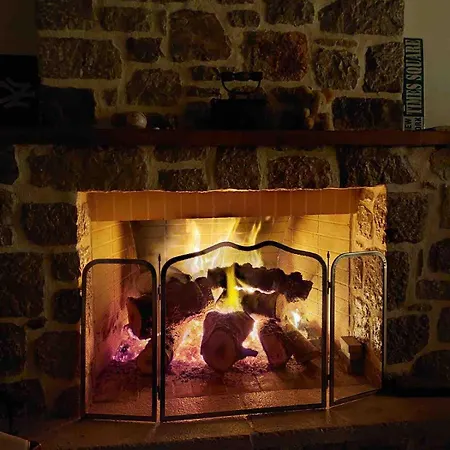 בית נופש Cheerful 3 Bedroom With Indoor Fireplace