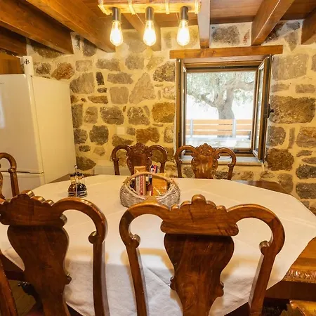 Cheerful 3 Bedroom With Indoor Fireplace Vakantiehuis