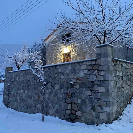 Vakantiehuis Cheerful 3 Bedroom With Indoor Fireplace *