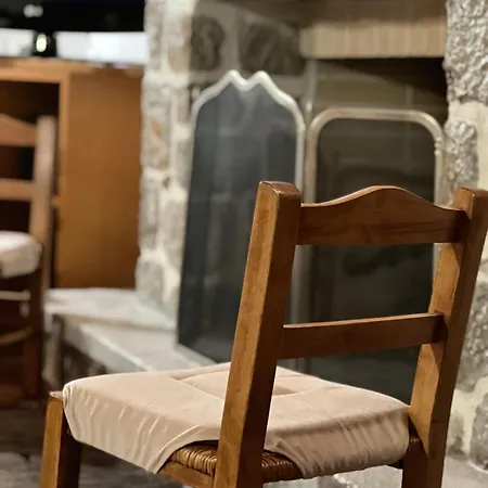 Cheerful 3 Bedroom With Indoor Fireplace בית נופש Pelei