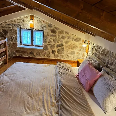 Hébergement de vacances Cheerful 3 Bedroom With Indoor Fireplace Pelei