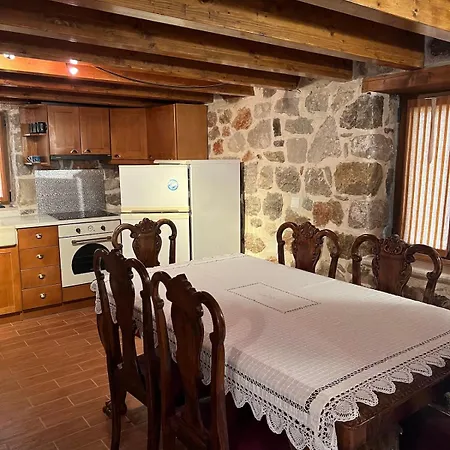 Cheerful 3 Bedroom With Indoor Fireplace * Pelei