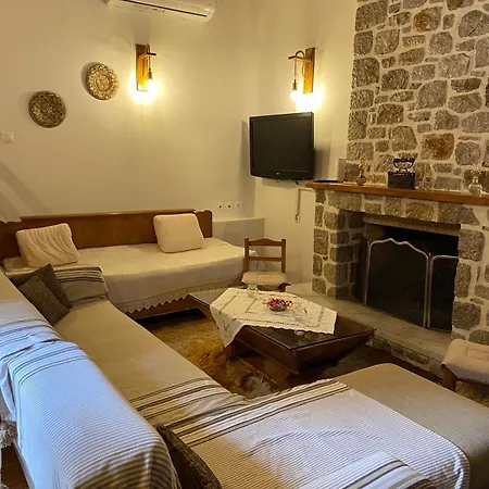 Dom wakacyjny Cheerful 3 Bedroom With Indoor Fireplace