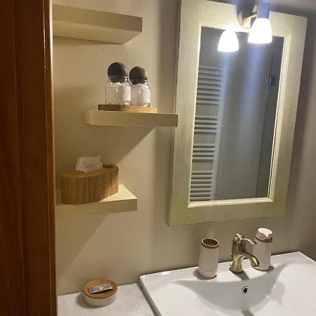 Cheerful 3 Bedroom With Indoor Fireplace בית נופש Pelei