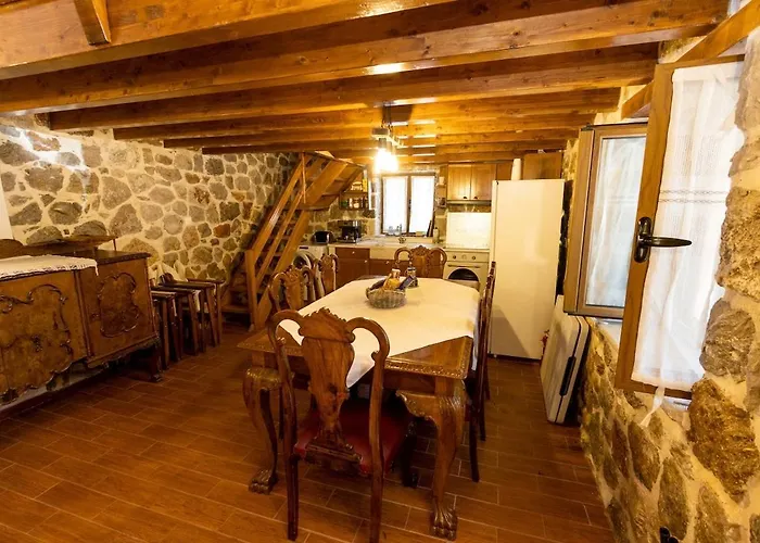 펜션 Cheerful 3 Bedroom With Indoor Fireplace