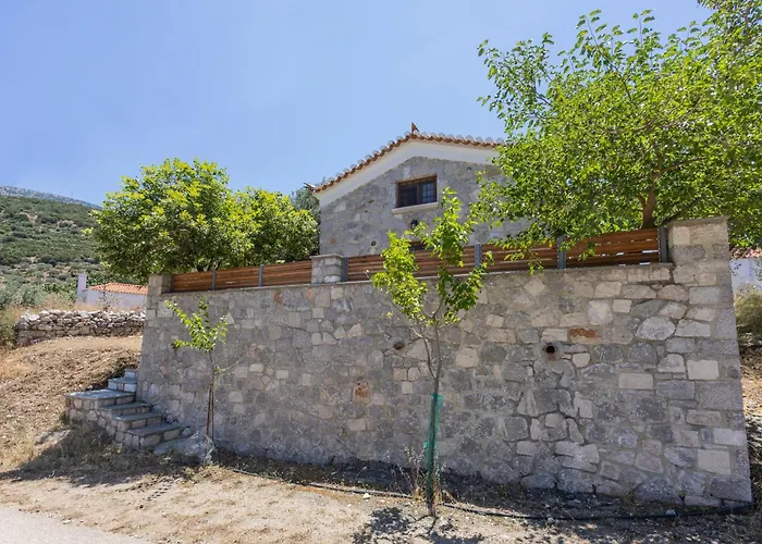 Casa de Férias Cheerful 3 Bedroom With Indoor Fireplace