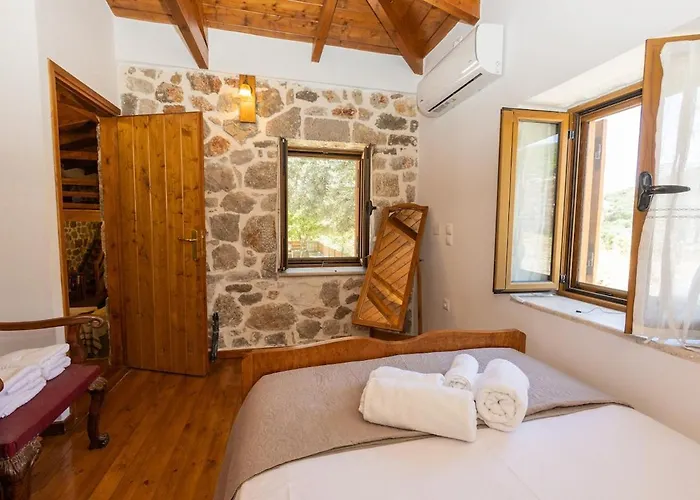 Cheerful 3 Bedroom With Indoor Fireplace Casa vacanze Pelei