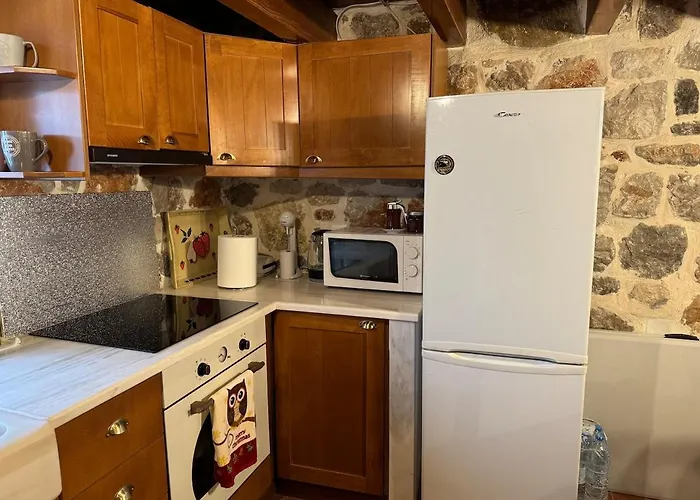 Cheerful 3 Bedroom With Indoor Fireplace *