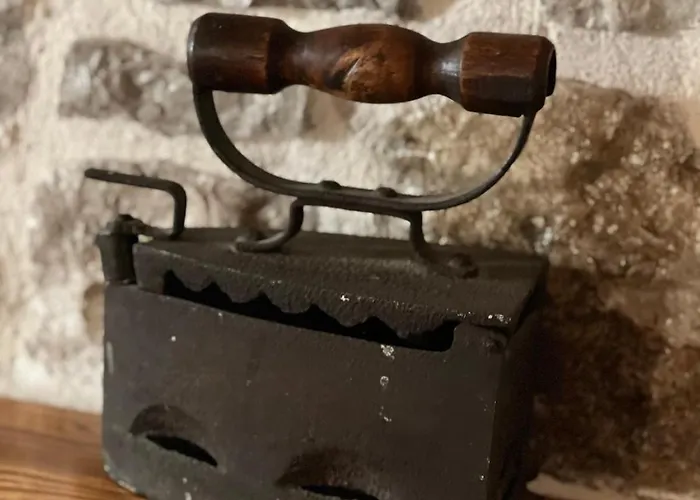 Cheerful 3 Bedroom With Indoor Fireplace