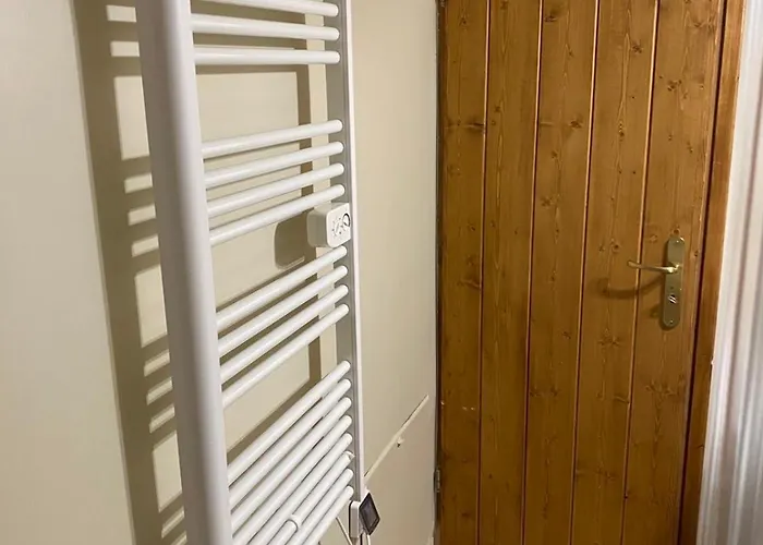 Cheerful 3 Bedroom With Indoor Fireplace *